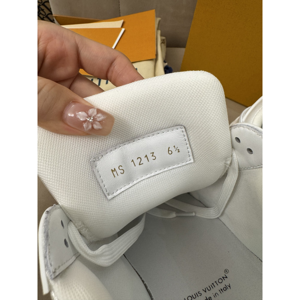 Louis Vuitton Trainer Classic Unisex Sneakers