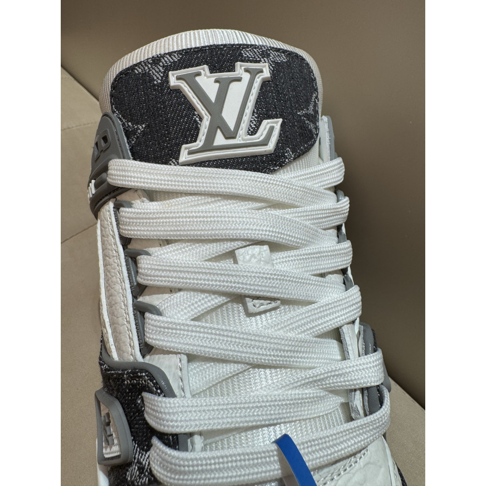 Louis Vuitton Trainer Classic Unisex Sneakers