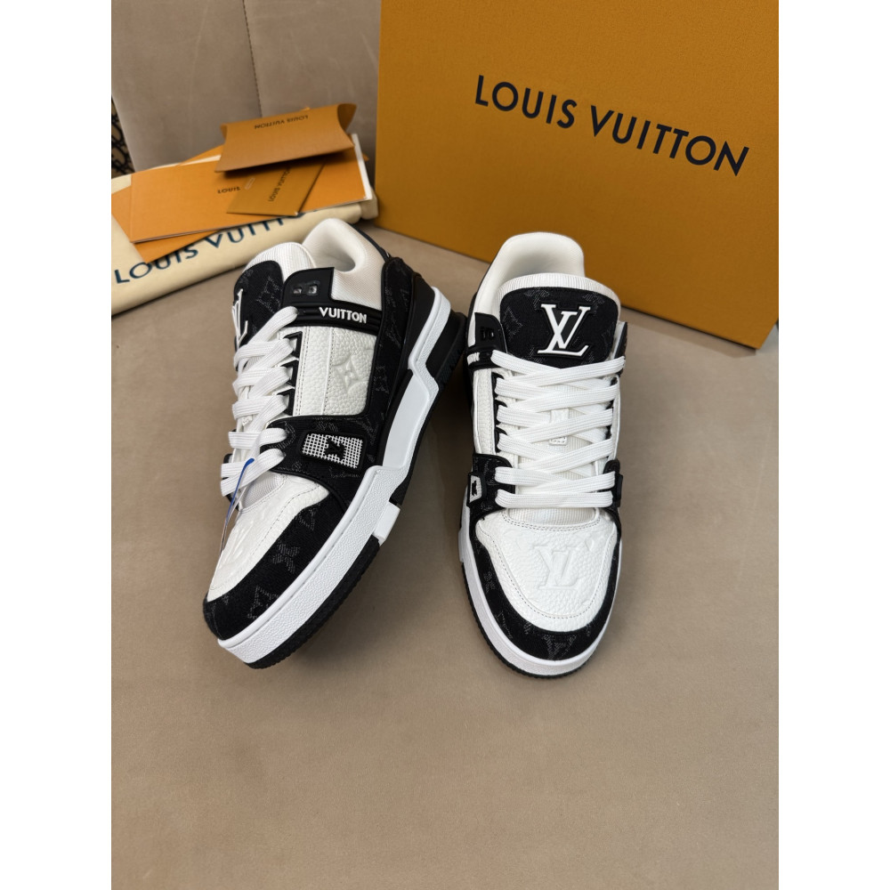 Louis Vuitton Trainer Classic Unisex Sneakers