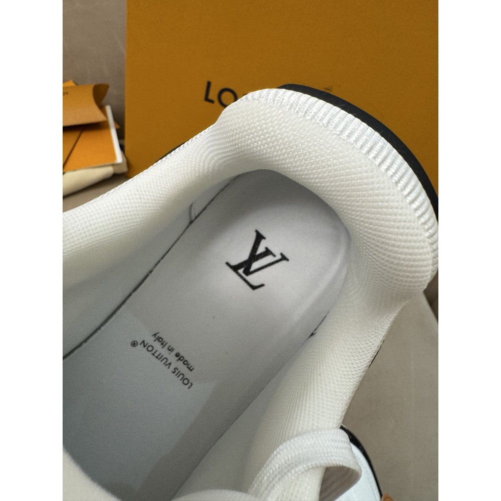 Louis Vuitton Trainer Classic Unisex Sneakers