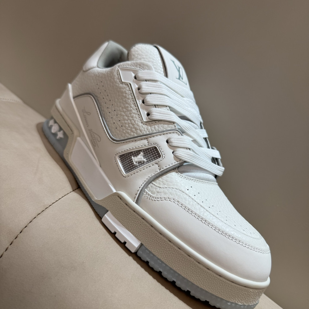 Louis Vuitton Trainer Classic Unisex Sneakers