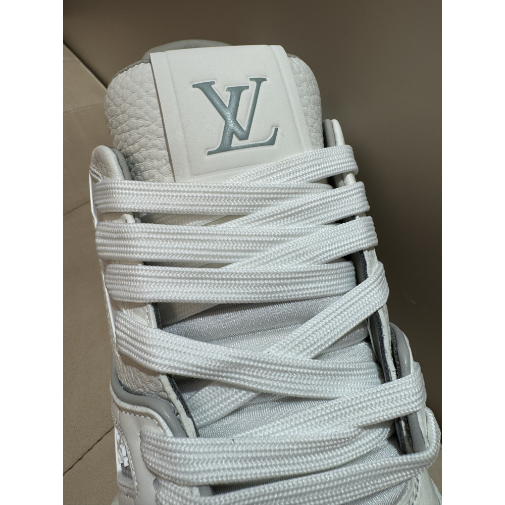Louis Vuitton Trainer Classic Unisex Sneakers