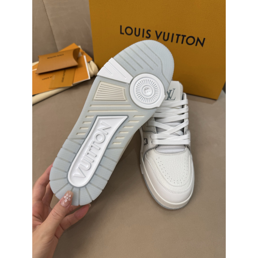Louis Vuitton Trainer Classic Unisex Sneakers