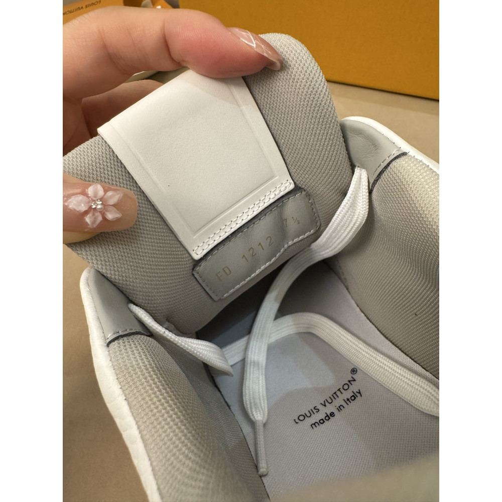 Louis Vuitton Trainer Classic Unisex Sneakers