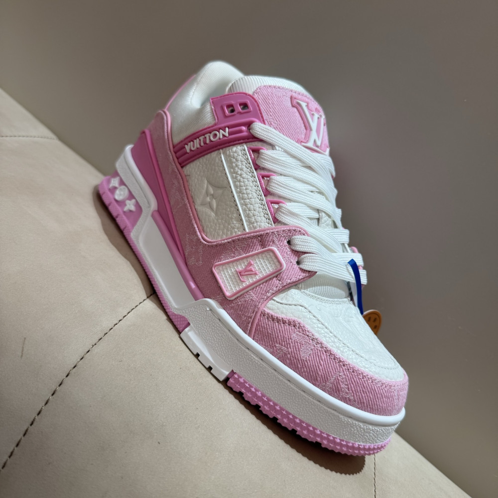 Louis Vuitton Trainer Classic Unisex Sneakers