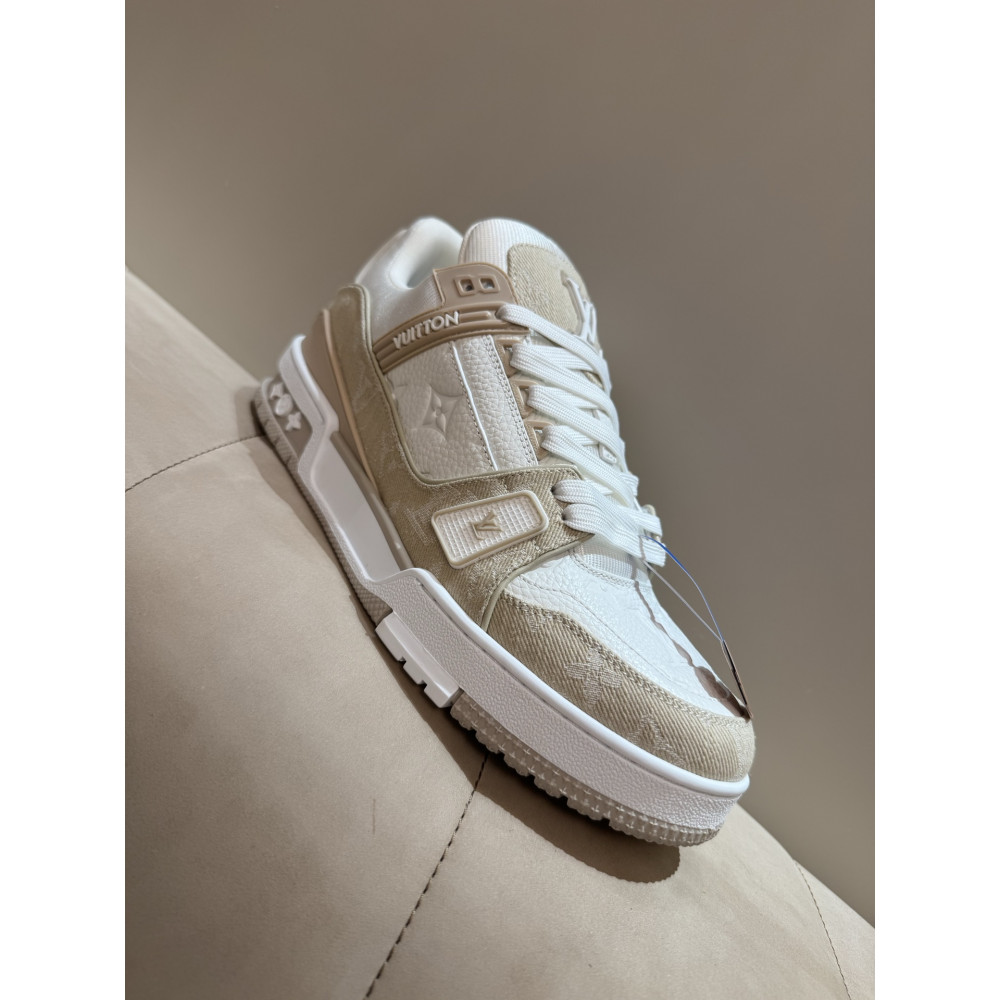 Louis Vuitton Trainer Classic Unisex Sneakers