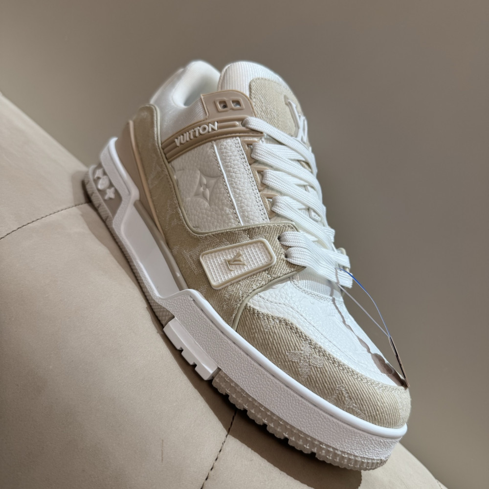 Louis Vuitton Trainer Classic Unisex Sneakers