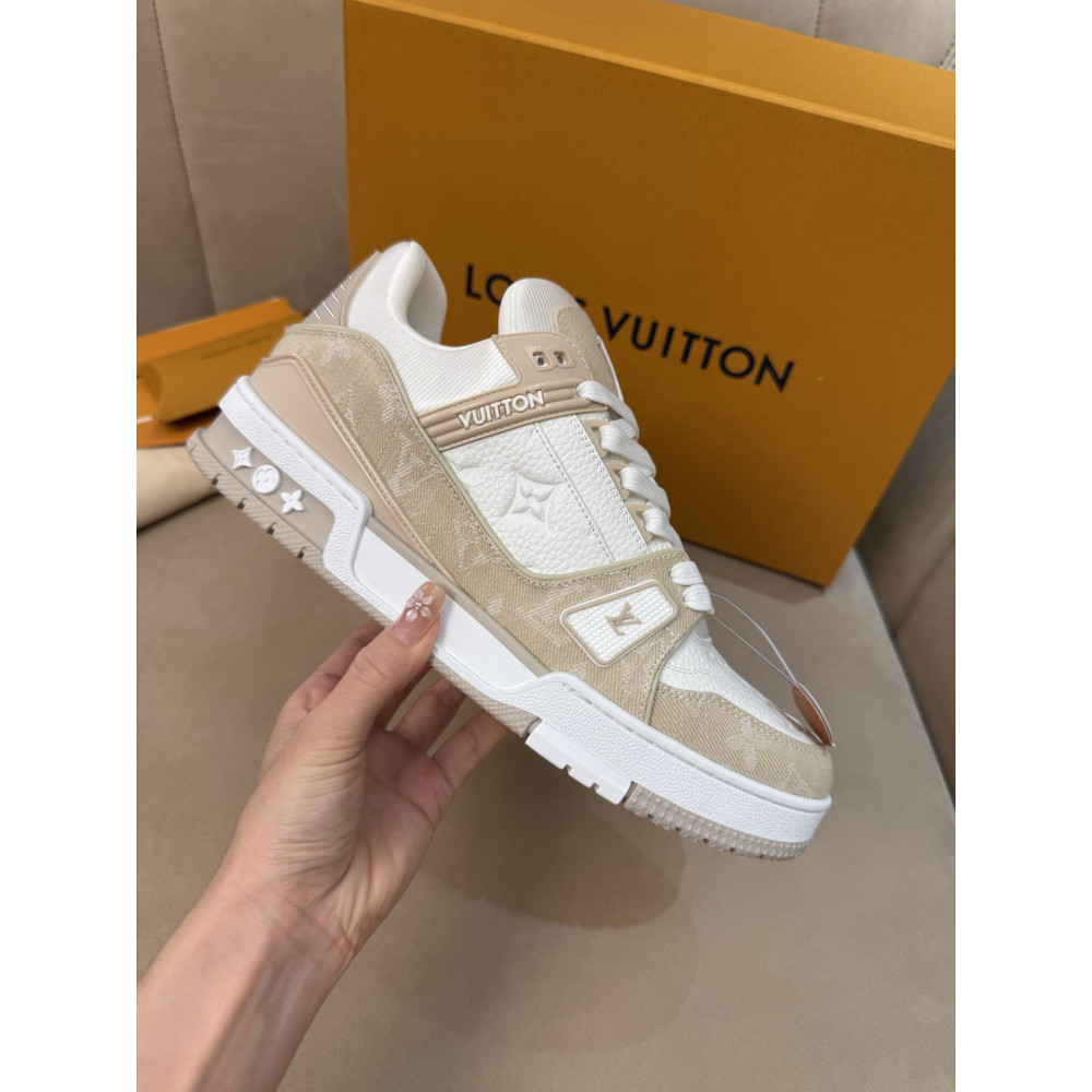 Louis Vuitton Trainer Classic Unisex Sneakers