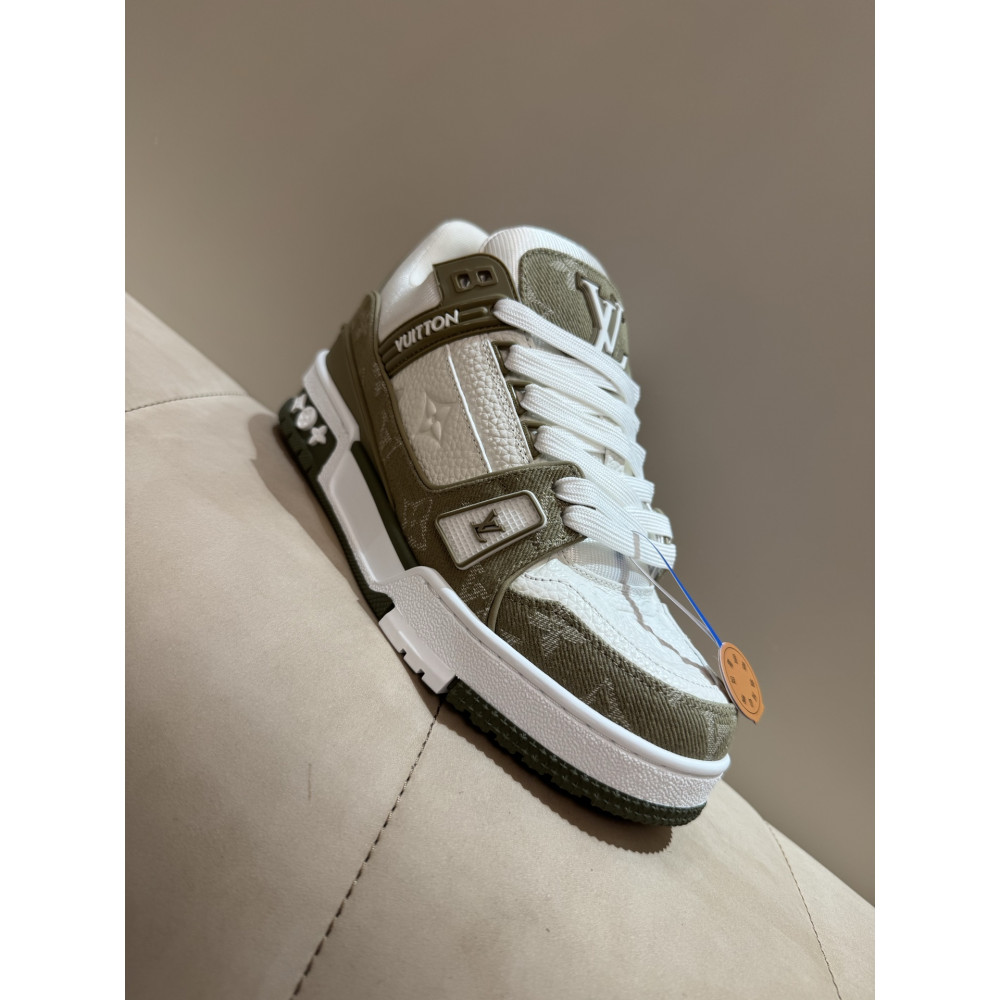 Louis Vuitton Trainer Classic Unisex Sneakers