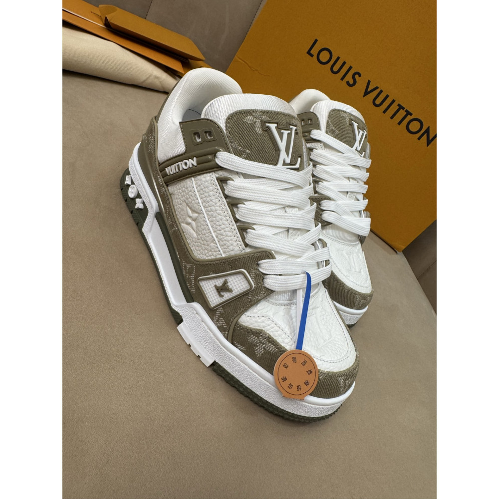 Louis Vuitton Trainer Classic Unisex Sneakers