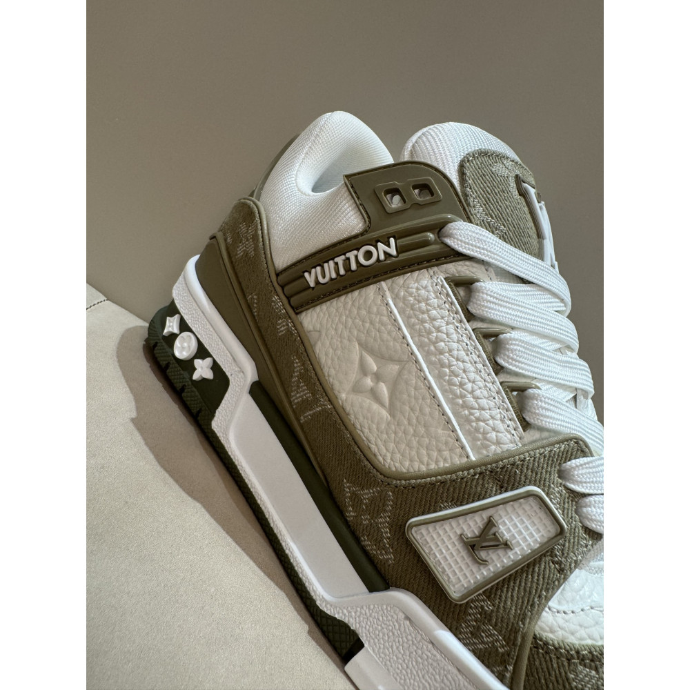 Louis Vuitton Trainer Classic Unisex Sneakers