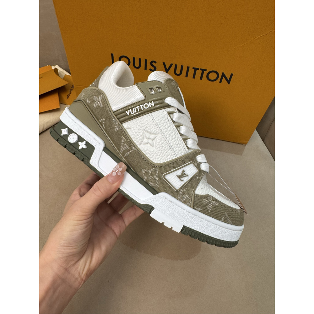 Louis Vuitton Trainer Classic Unisex Sneakers