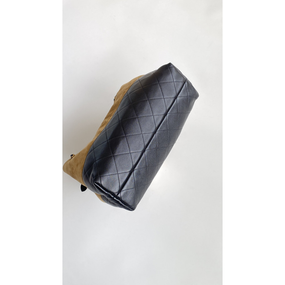 Chanel 25A large color-blocked shopping bag