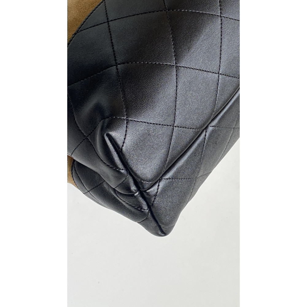 Chanel 25A large color-blocked shopping bag