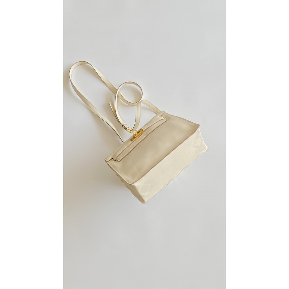 Hermès Kelly Danse "Milkshake White" classic dancing bag