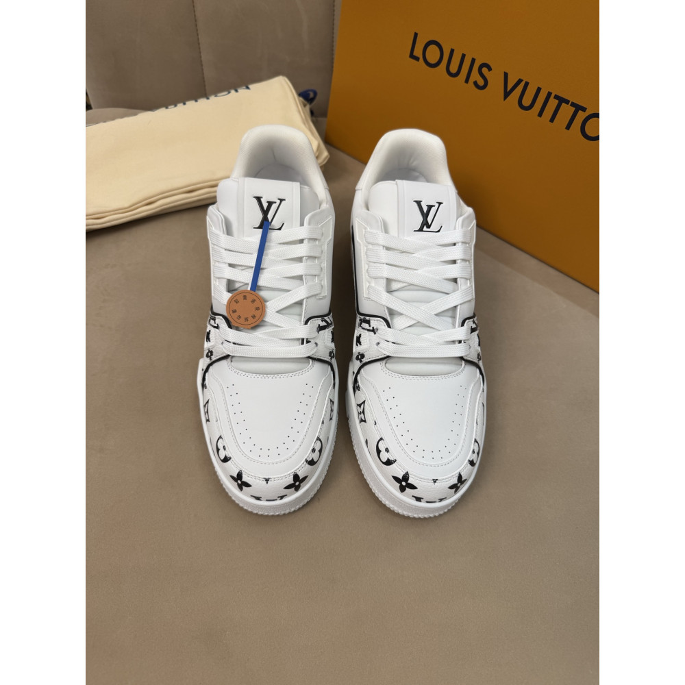 Louis Vuitton Trainer Classic Unisex Sneakers