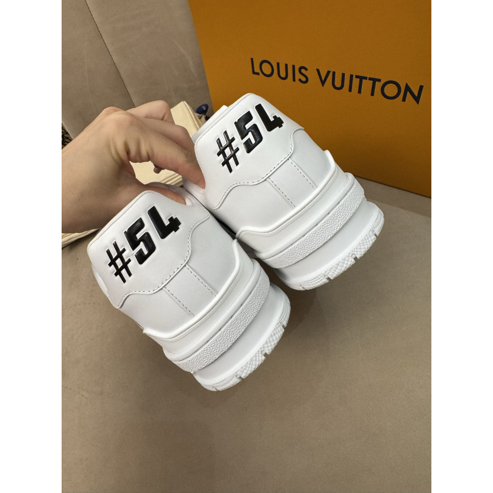 Louis Vuitton Trainer Classic Unisex Sneakers