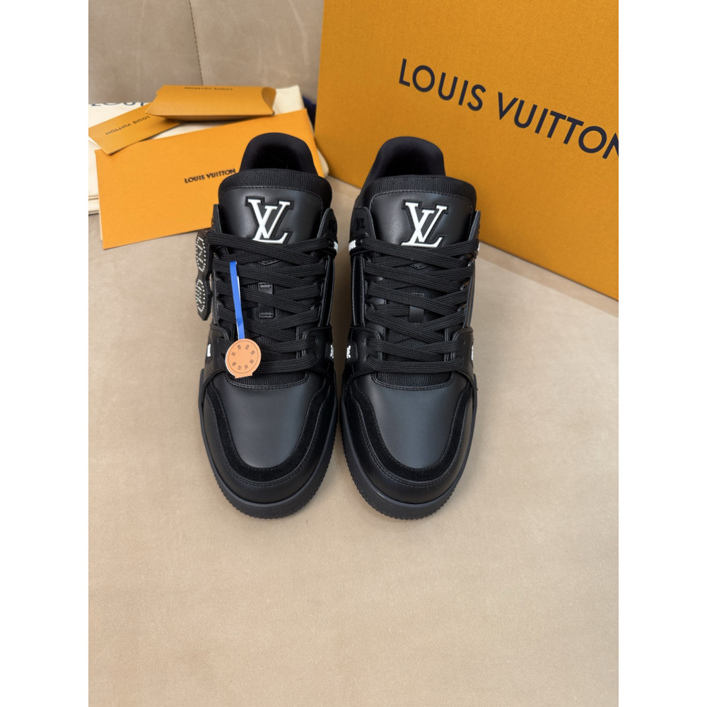 Louis Vuitton Trainer Classic Unisex Sneakers