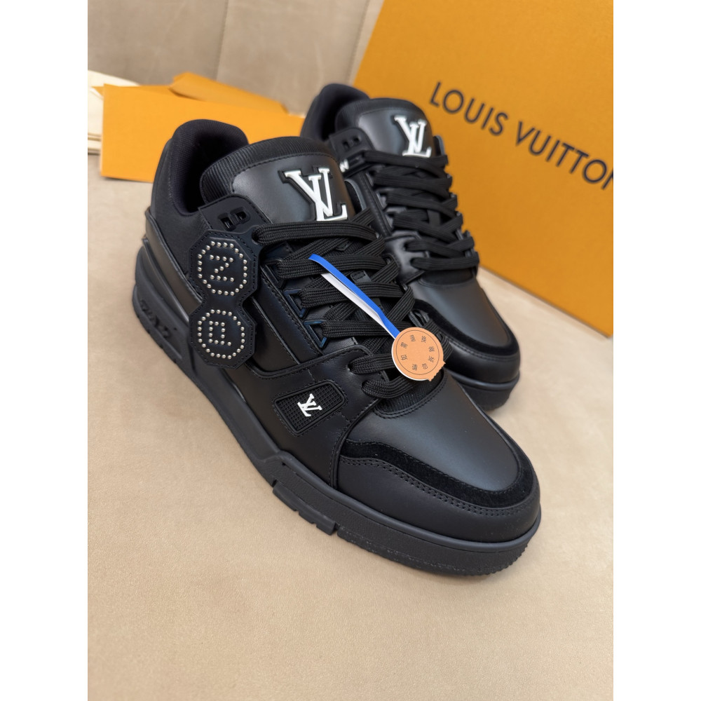 Louis Vuitton Trainer Classic Unisex Sneakers