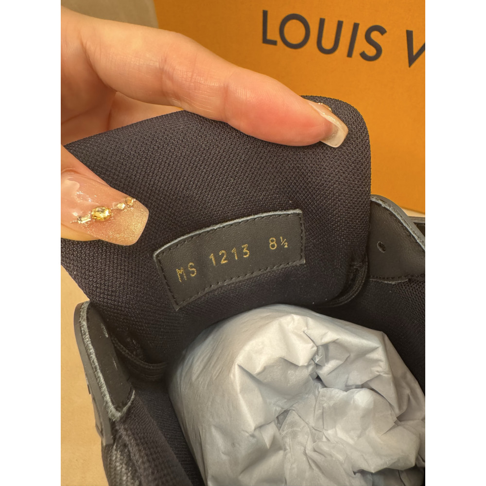 Louis Vuitton Trainer Classic Unisex Sneakers