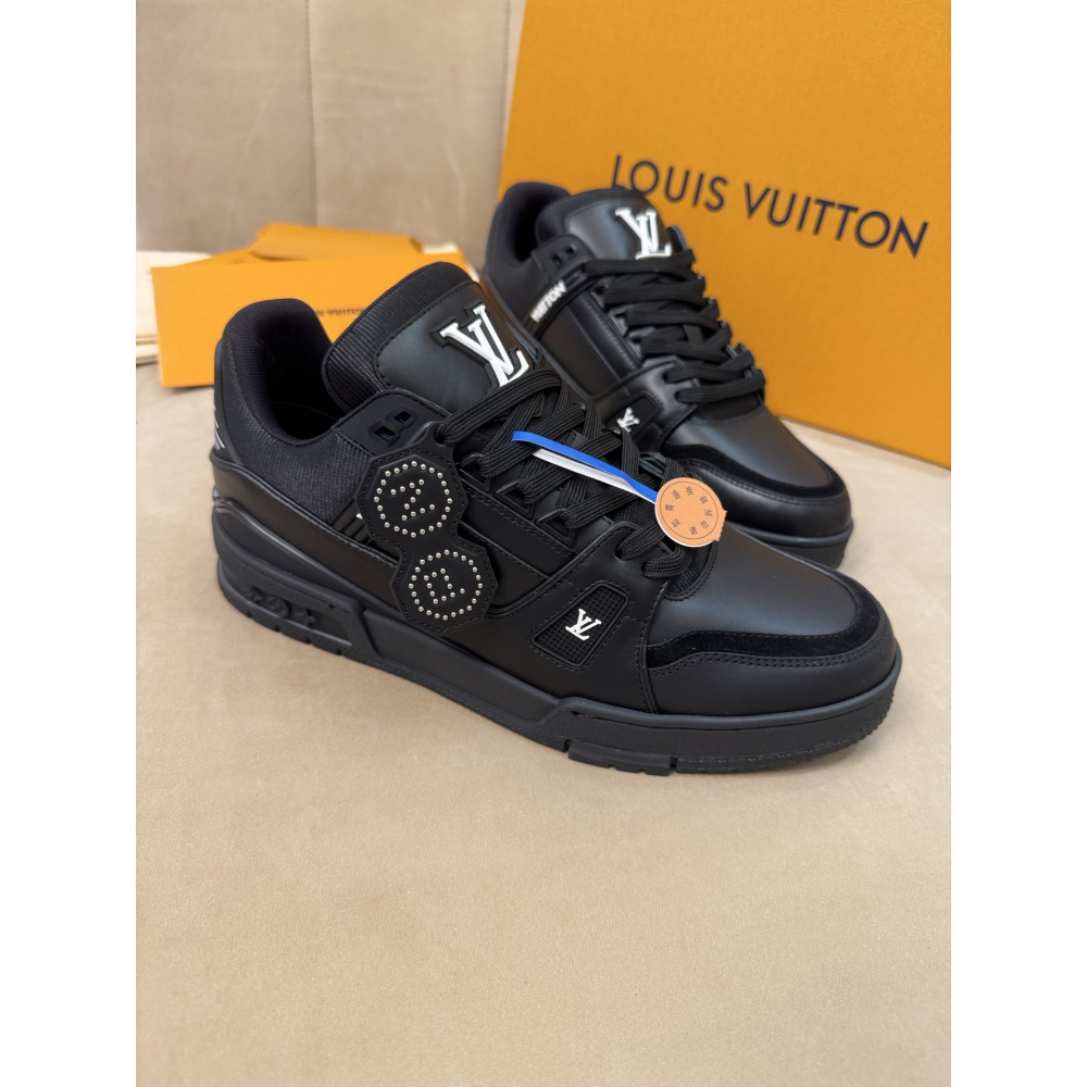 Louis Vuitton Trainer Classic Unisex Sneakers