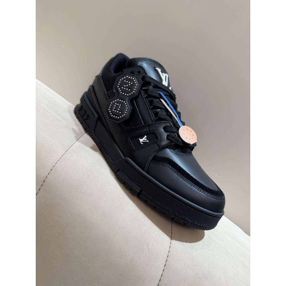 Louis Vuitton Trainer Classic Unisex Sneakers