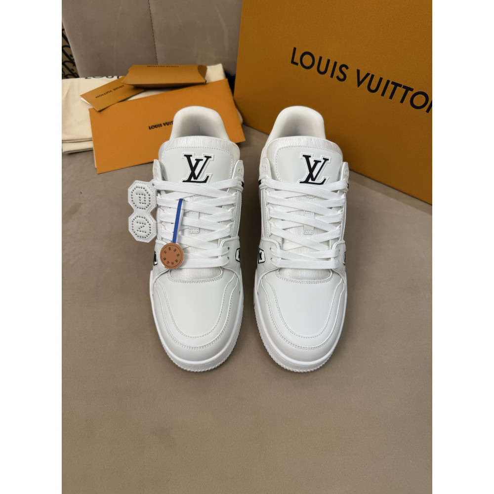 Louis Vuitton Trainer Classic Unisex Sneakers