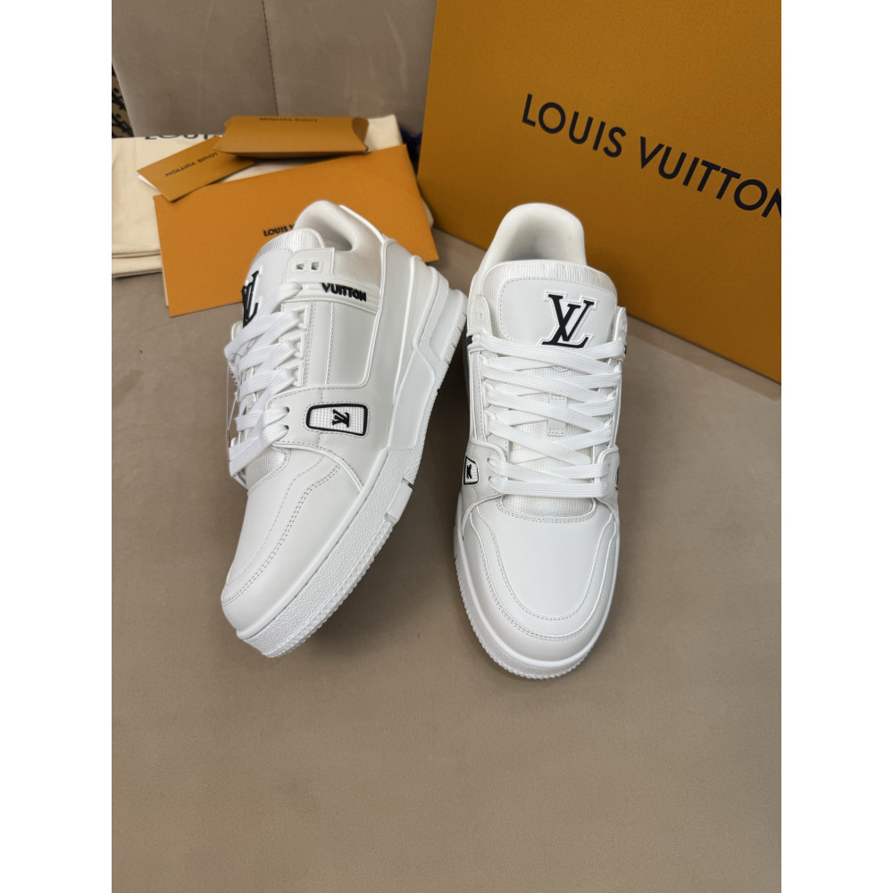 Louis Vuitton Trainer Classic Unisex Sneakers