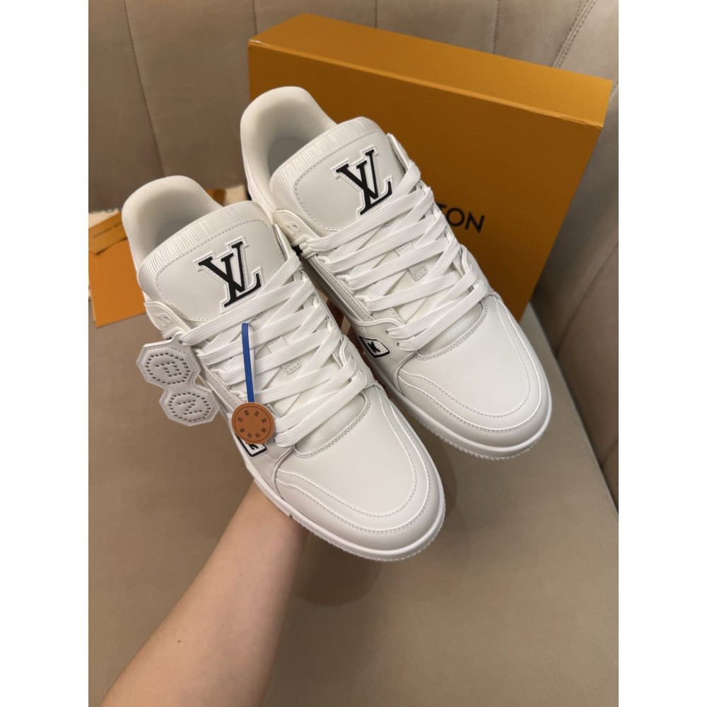 Louis Vuitton Trainer Classic Unisex Sneakers