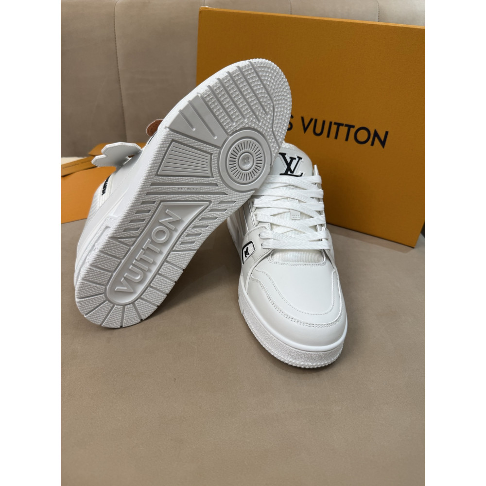 Louis Vuitton Trainer Classic Unisex Sneakers